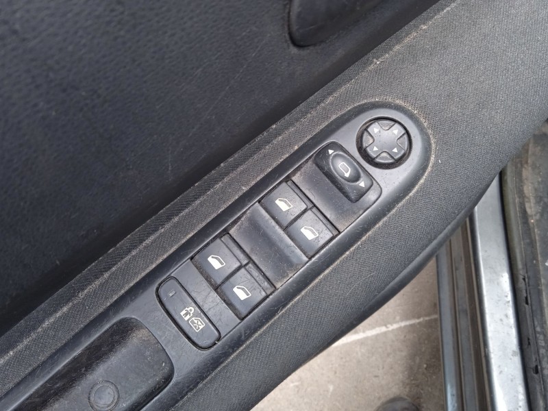 peugeot 5008 (0u_, 0e_) del año 2012