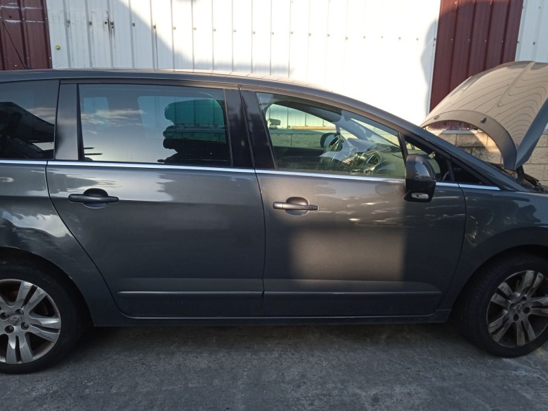 peugeot 5008 (0u_, 0e_) del año 2009