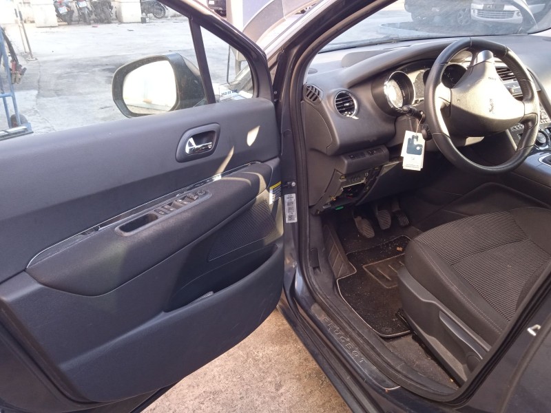 peugeot 5008 (0u_, 0e_) del año 2009