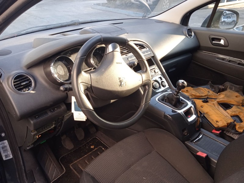 peugeot 5008 (0u_, 0e_) del año 2009