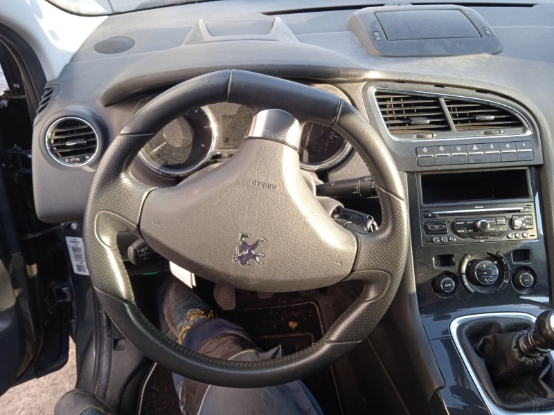 peugeot 5008 (0u_, 0e_) del año 2009