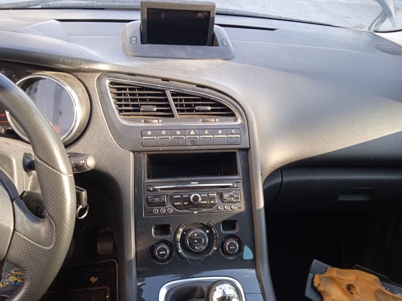 peugeot 5008 (0u_, 0e_) del año 2009