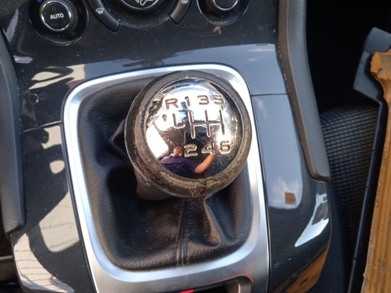 peugeot 5008 (0u_, 0e_) del año 2009