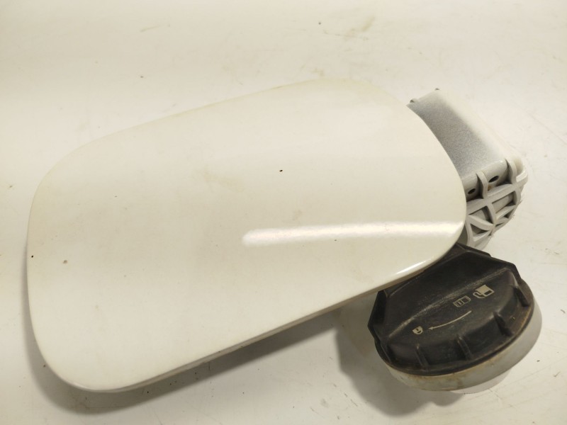 Recambio de tapa exterior combustible para kia stonic (ybcuv) 1.0 tgdi cat referencia OEM IAM 69510H8400  