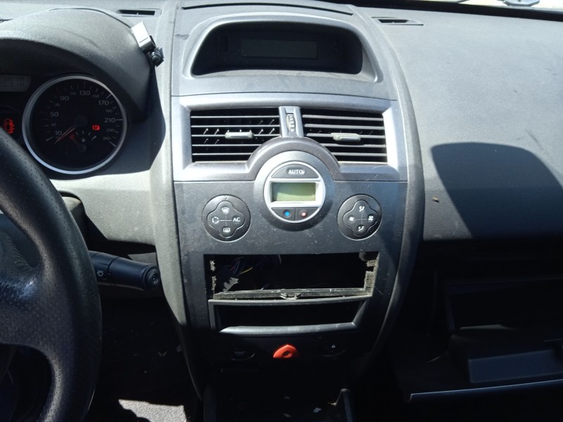renault megane ii sedán (lm0/1_) del año 2008