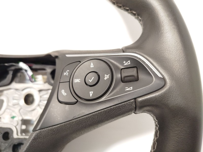 Recambio de volante para opel crossland x / crossland (p17, p2qo) 1.5 (75) referencia OEM IAM 39238138  