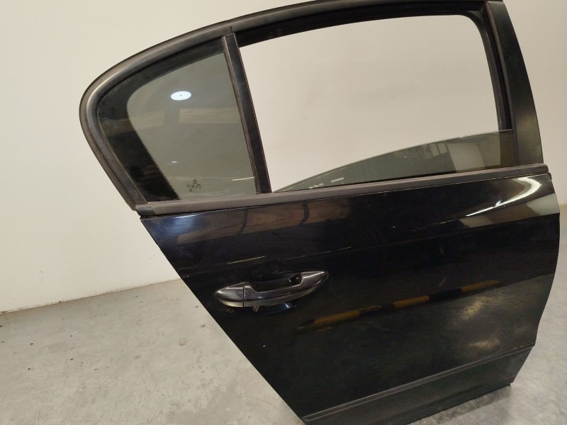 Recambio de puerta trasera derecha para volkswagen passat b6 (3c2) 2.0 fsi referencia OEM IAM 3C5833056H  