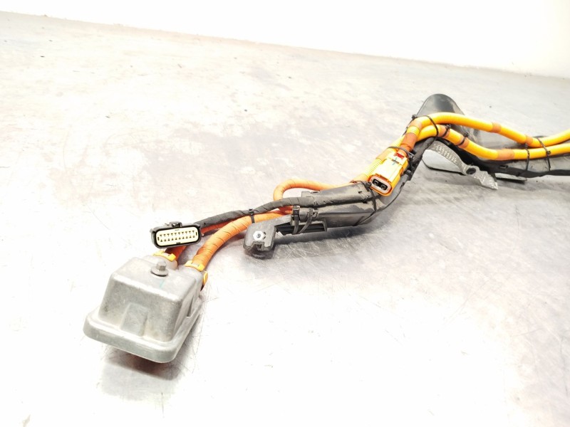 Recambio de modulo electronico para lynk & co 01 phev referencia OEM IAM 8892306472  8889626067