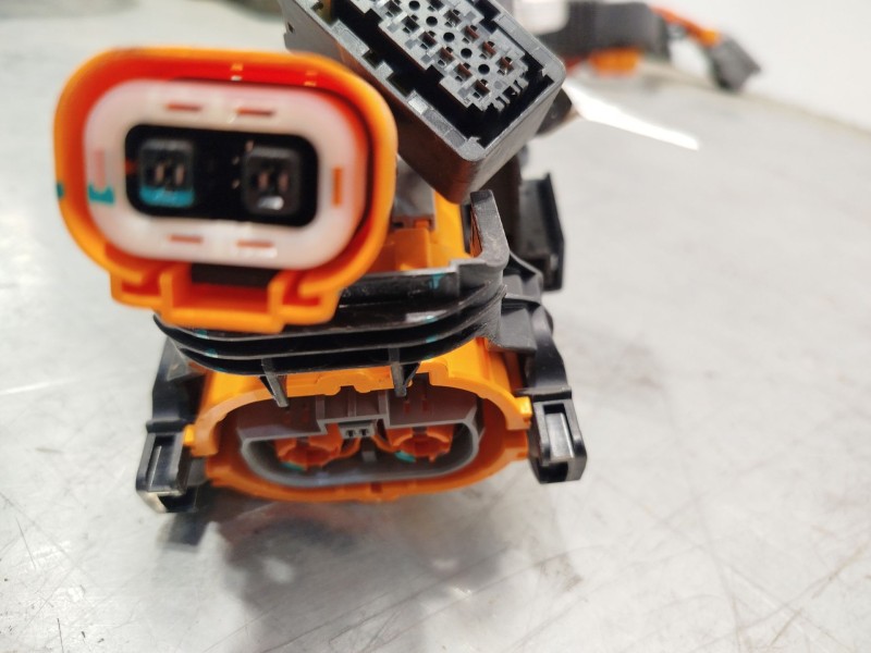 Recambio de modulo electronico para lynk & co 01 phev referencia OEM IAM 8892306472  8889626067