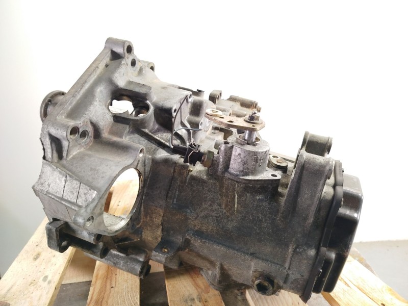 Recambio de caja cambios para volkswagen transporter t4 autobús (70b, 70c, 7db, 7dk, 70j, 70k, 7dc, 7 1.9 d referencia OEM IAM C