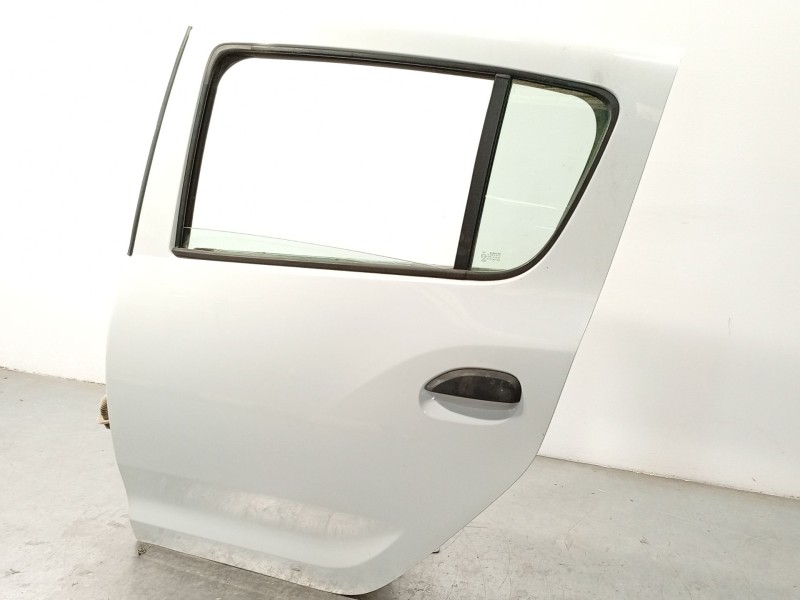Recambio de puerta trasera izquierda para dacia sandero ii 1.5 dci referencia OEM IAM 821017625R  