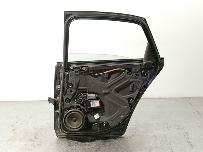 Recambio de puerta trasera derecha para audi a4 b7 (8ec) 2.0 tdi 16v referencia OEM IAM 8E0833052J  