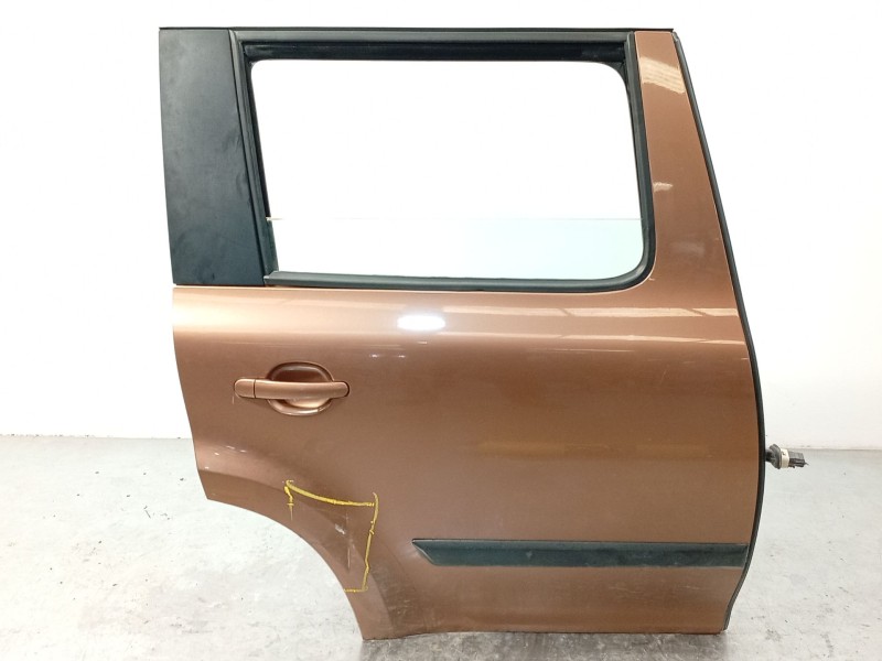 Recambio de puerta trasera derecha para skoda yeti (5l) 1.4 tsi referencia OEM IAM 5L0833056  