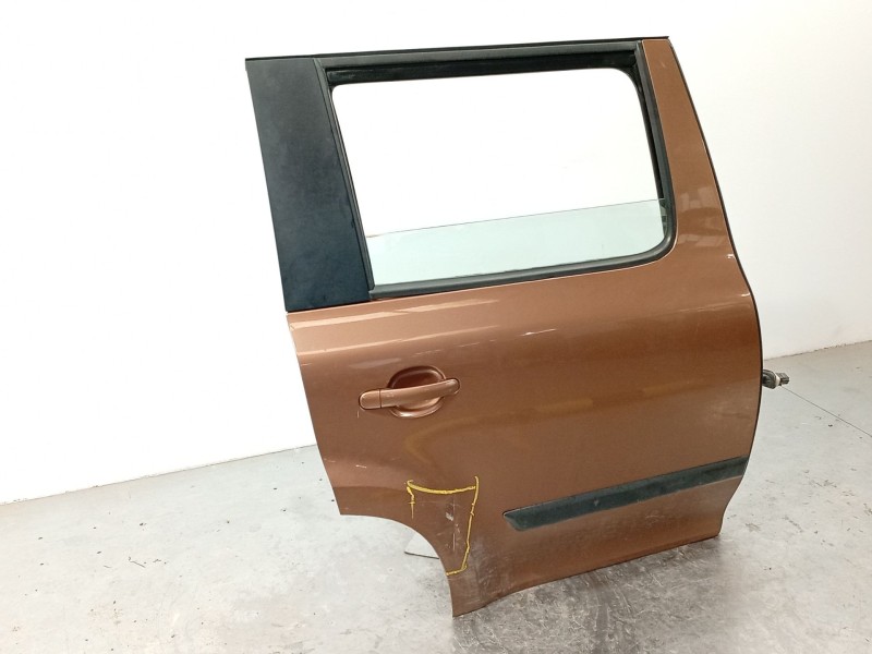 Recambio de puerta trasera derecha para skoda yeti (5l) 1.4 tsi referencia OEM IAM 5L0833056  