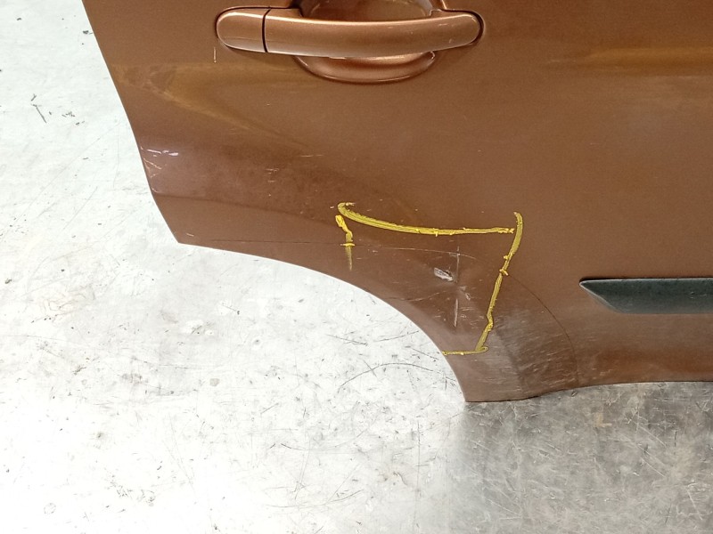 Recambio de puerta trasera derecha para skoda yeti (5l) 1.4 tsi referencia OEM IAM 5L0833056  
