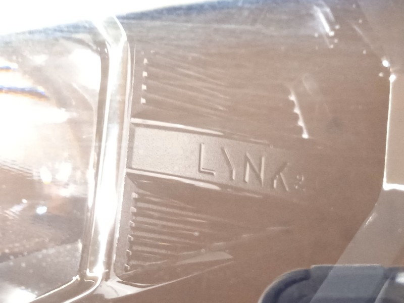 Recambio de faro izquierdo para lynk & co 01 phev referencia OEM IAM 8889665947  