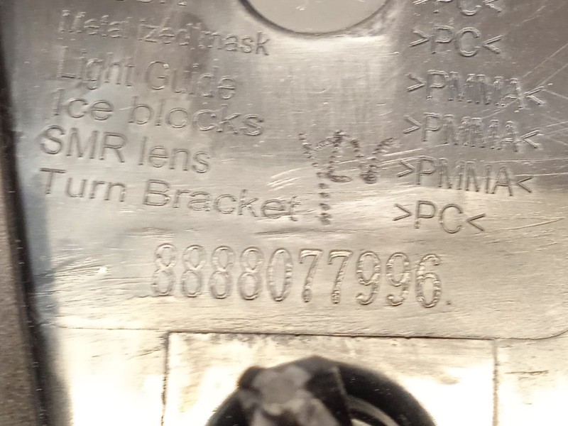 Recambio de piloto trasero derecho para lynk & co 01 phev referencia OEM IAM 8888077996  