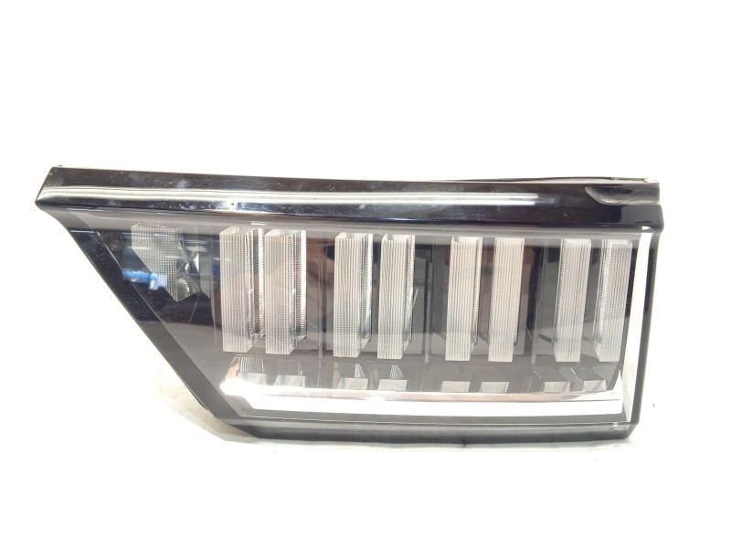 Recambio de piloto trasero derecho interior para lynk & co 01 phev referencia OEM IAM 8888077998 8892605231 