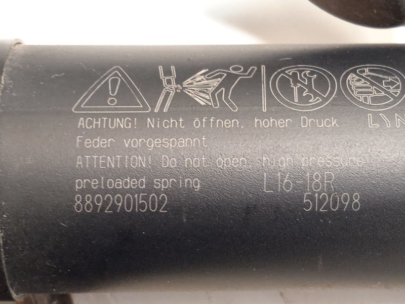 Recambio de amortiguadores maletero / porton para lynk & co 01 phev referencia OEM IAM 8892901502  
