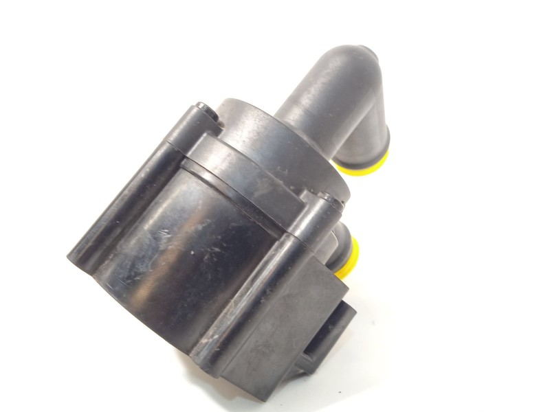 Recambio de valvula intercambio de calefaccion para lynk & co 01 phev referencia OEM IAM 8888759988 32222110 