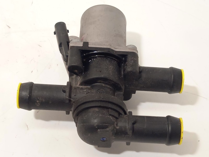 Recambio de valvula intercambio de calefaccion para lynk & co 01 phev referencia OEM IAM 8888038596 31461924 