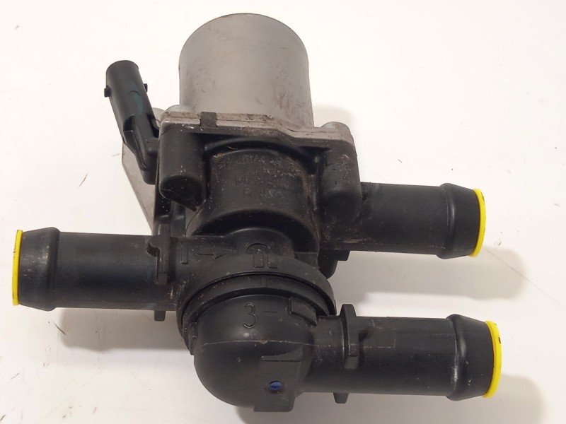 Recambio de valvula intercambio de calefaccion para lynk & co 01 phev referencia OEM IAM 8888038596 31461924 