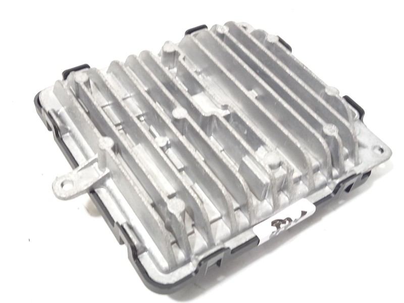 Recambio de centralita led izquierda para lynk & co 01 phev referencia OEM IAM 889631744  