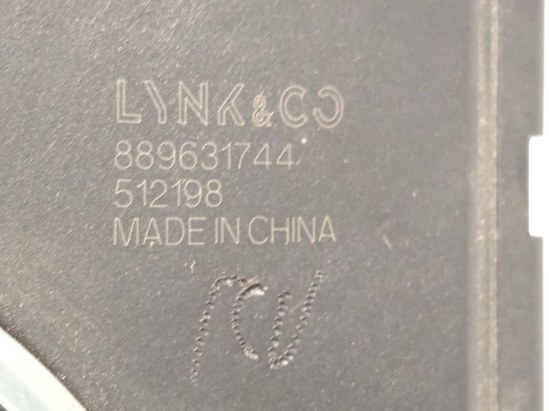 Recambio de centralita led izquierda para lynk & co 01 phev referencia OEM IAM 889631744  