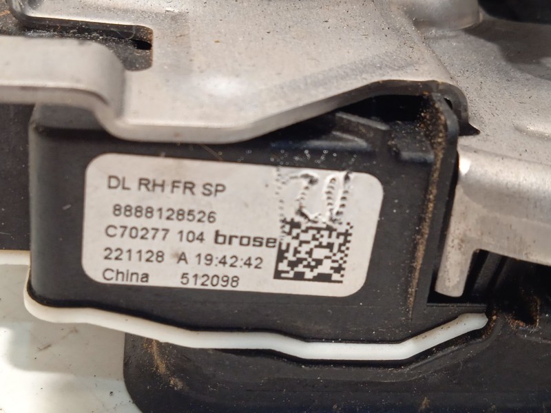 Recambio de cerradura puerta delantera derecha para lynk & co 01 phev referencia OEM IAM 8888128526  