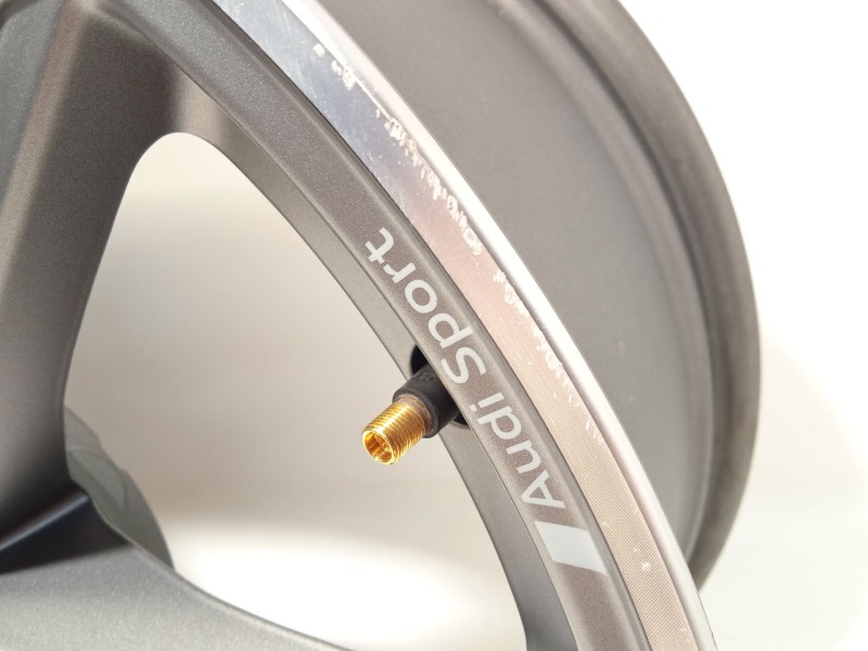 Recambio de llanta para audi a4 b9 avant (8w5, 8wd) 35 tdi mild hybrid referencia OEM IAM 8W0601025EK  