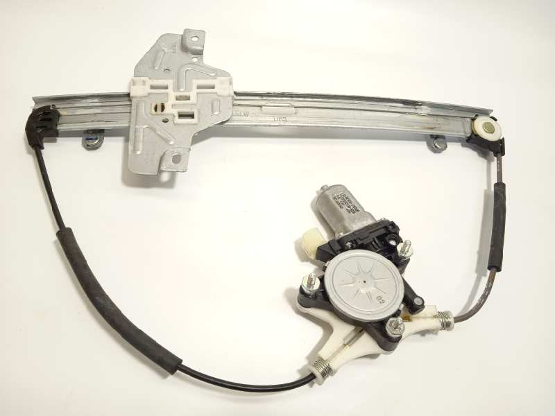 ELEVALUNAS DELANTERO DERECHO 824601W300 824601W000 824021W310