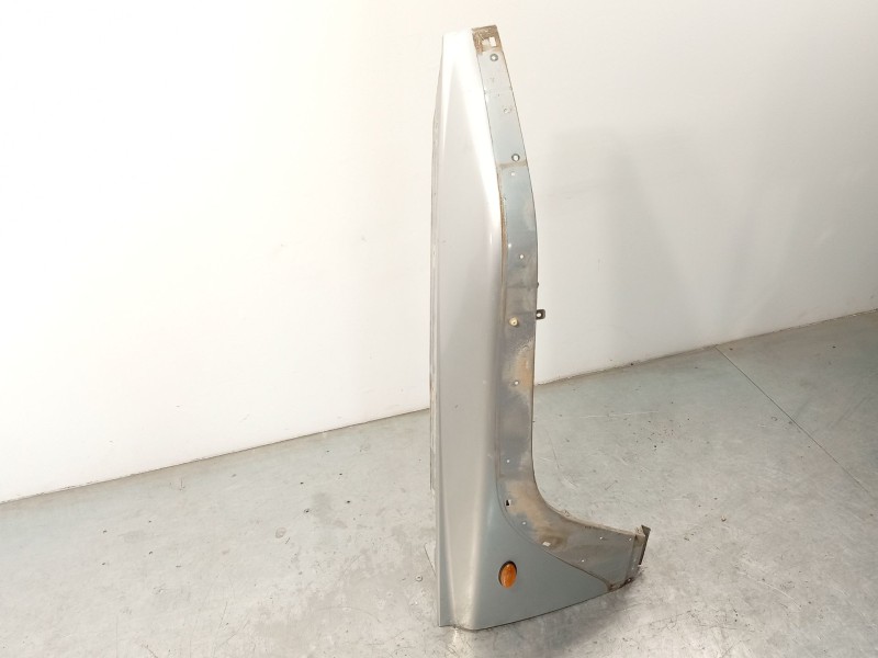 Recambio de aleta delantera derecha para ssangyong korando (kj) 2.9 td referencia OEM IAM 5182106100  