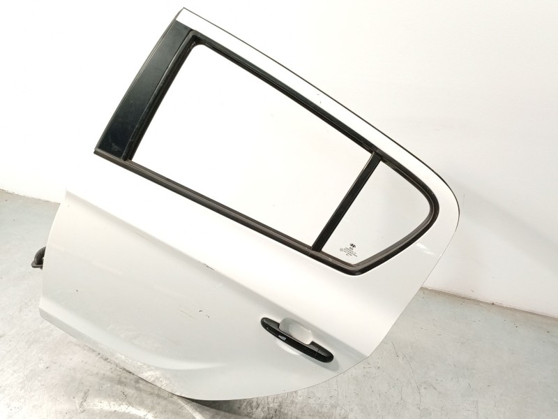 Recambio de puerta trasera izquierda para hyundai i20 i (pb, pbt) 1.2 referencia OEM IAM 770031J000  