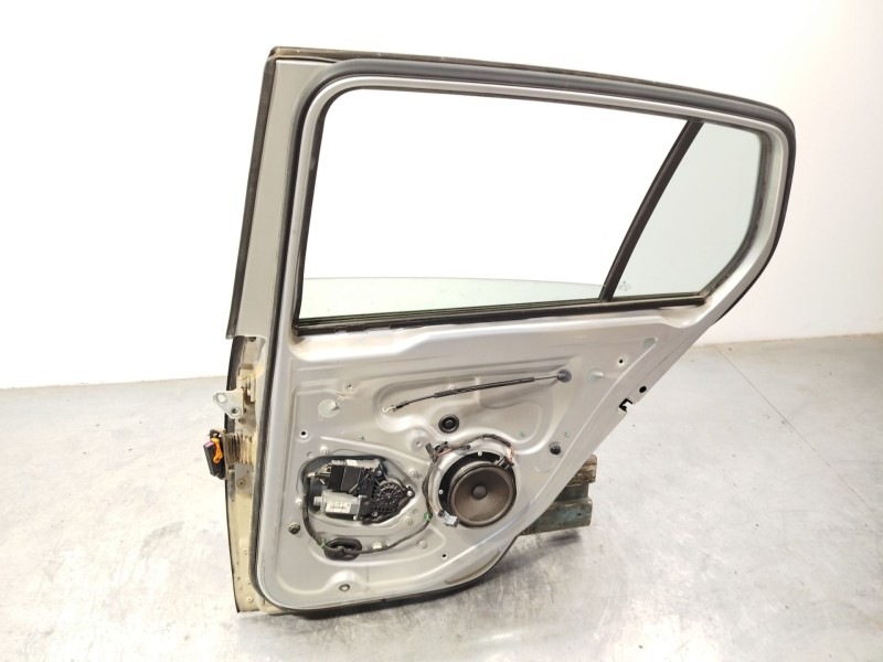 Recambio de puerta trasera derecha para volkswagen golf v (1k1) 1.9 tdi referencia OEM IAM 1K6833106J  