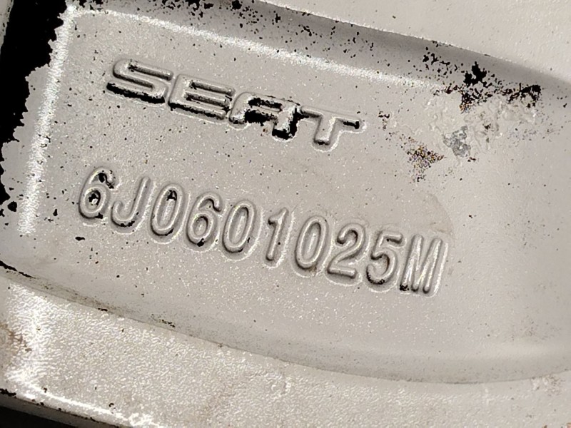 Recambio de llanta para seat ibiza iv (6j5, 6p1) 1.6 tdi referencia OEM IAM 6J0601025M 6J0601025M8Z8 