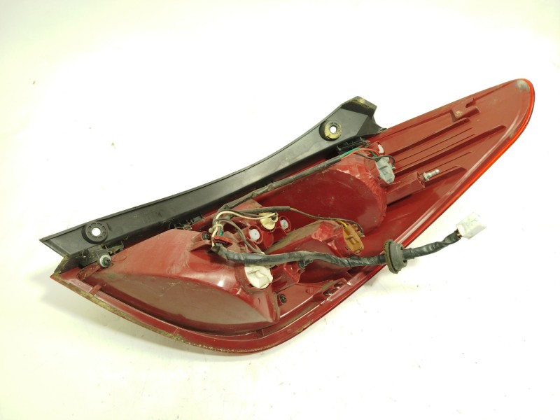 Recambio de piloto trasero izquierdo para hyundai i20 i (pb, pbt) 1.2 referencia OEM IAM 924011J000  