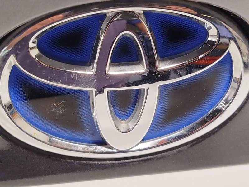 Recambio de embellecedor para toyota c-hr (_x1_) 2.0 hybrid (maxh10) referencia OEM IAM 76811F4901  