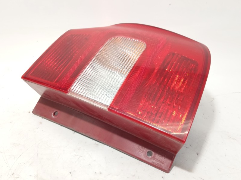 Recambio de piloto trasero derecho para skoda yeti (5l) 1.4 tsi referencia OEM IAM 5L0945096B 5L0945112 