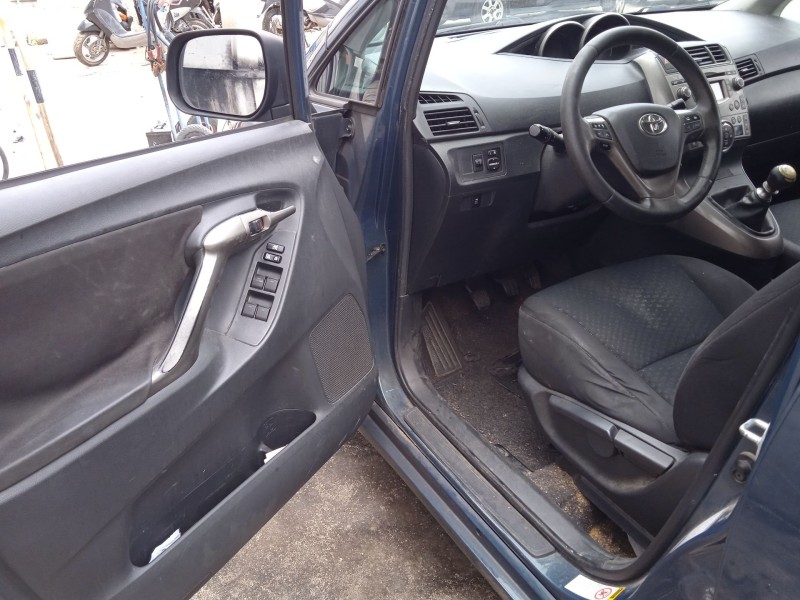 toyota verso (_r2_) del año 2009