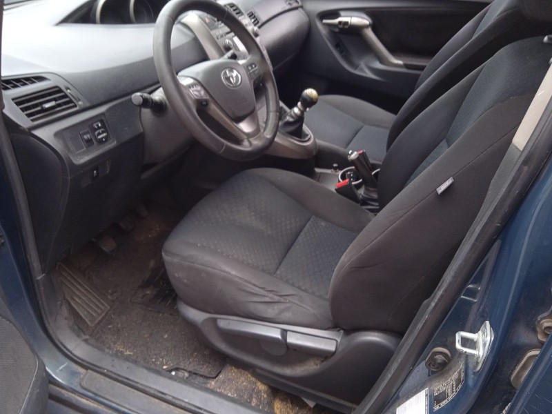 toyota verso (_r2_) del año 2009