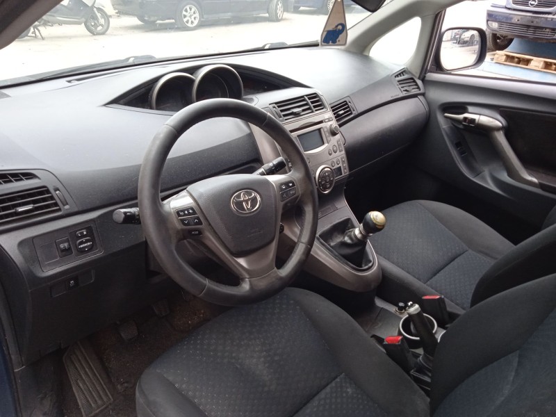 toyota verso (_r2_) del año 2009