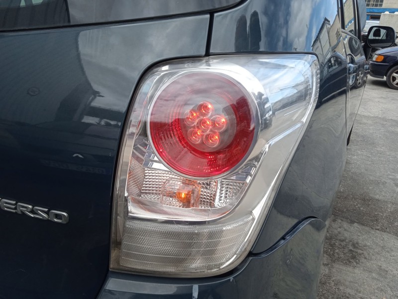 toyota verso (_r2_) del año 2009