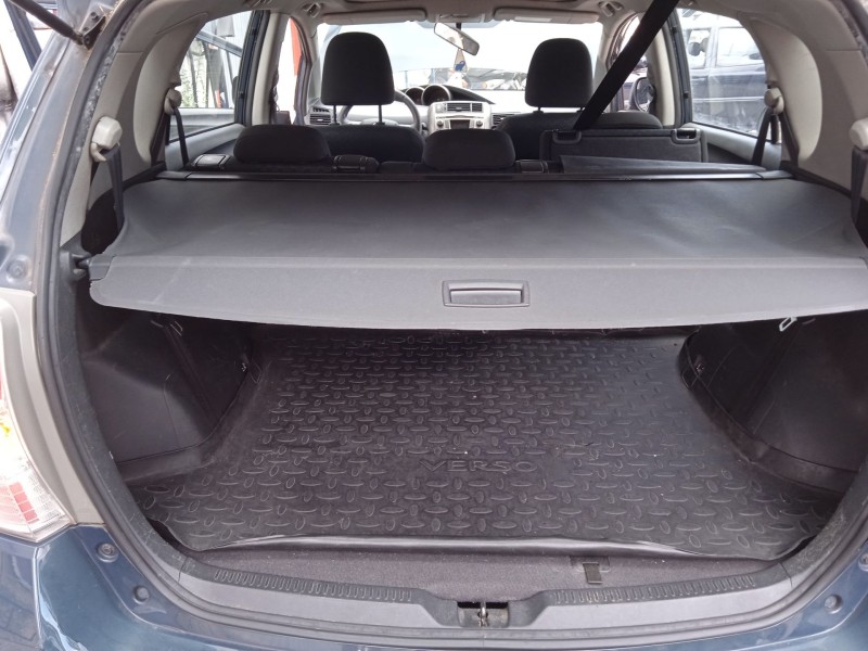 toyota verso (_r2_) del año 2009