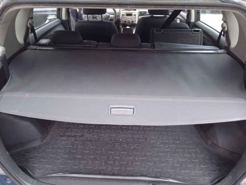 toyota verso (_r2_) del año 2009