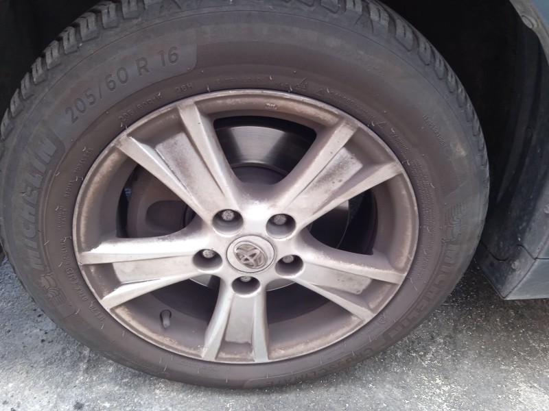 toyota verso (_r2_) del año 2009