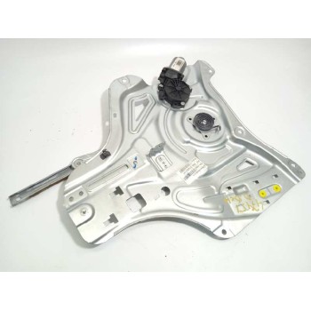 ELEVALUNAS DELANTERO DERECHO 824802Y000 402390B