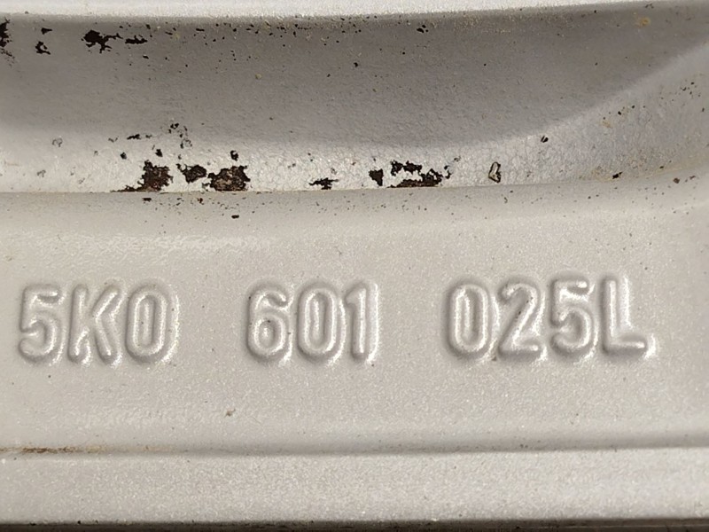 Recambio de llanta para volkswagen golf vi (5k1) 2.0 tdi referencia OEM IAM 5K0601025L 5K0601025L8Z8 