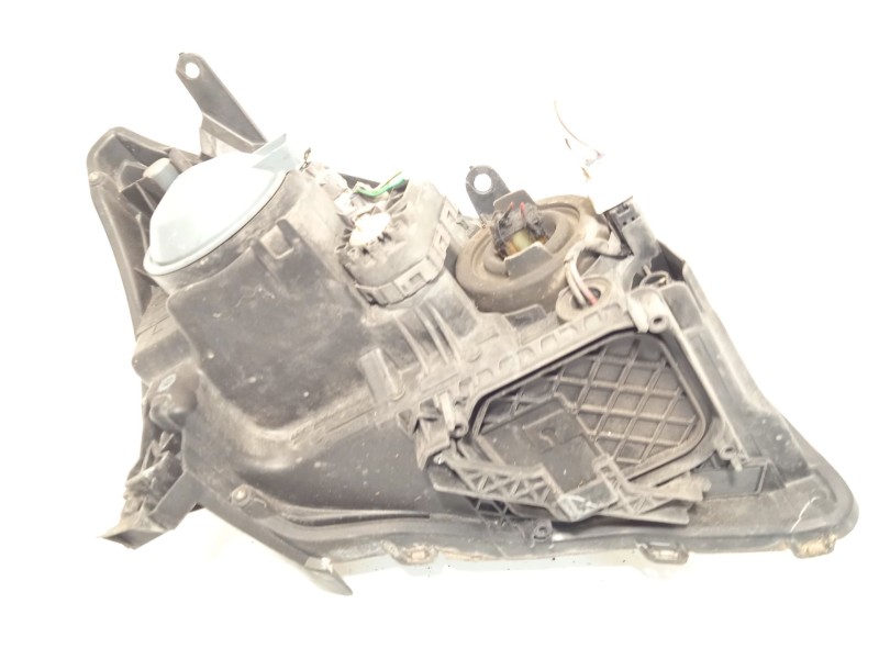 Recambio de faro izquierdo para toyota avensis sedán (_t25_) 2.0 d-4d (adt250_) referencia OEM IAM 8117005240  