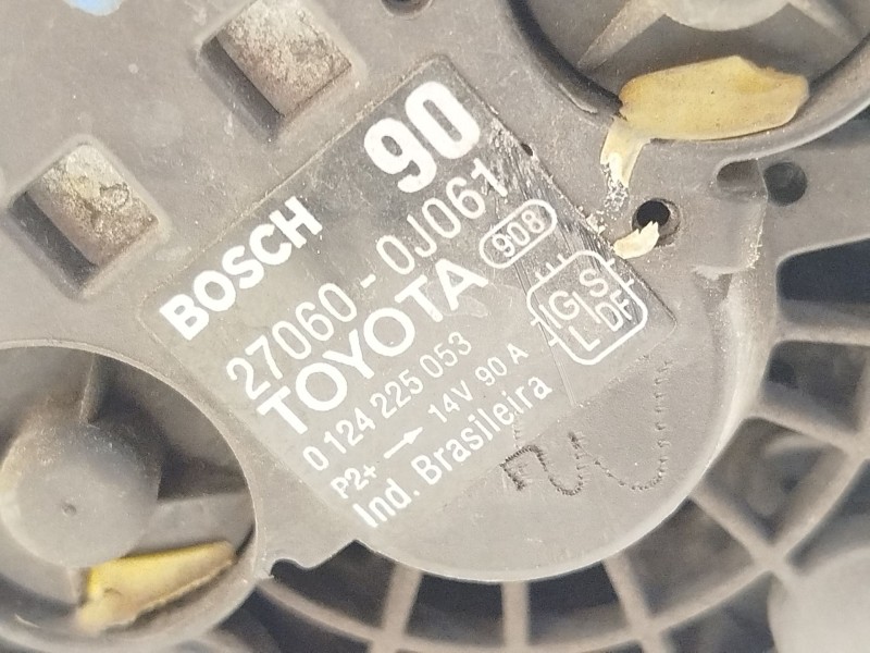 Recambio de alternador para toyota yaris (_p9_) 1.3 vvt-i (scp90_) referencia OEM IAM 270600J061  0124225053