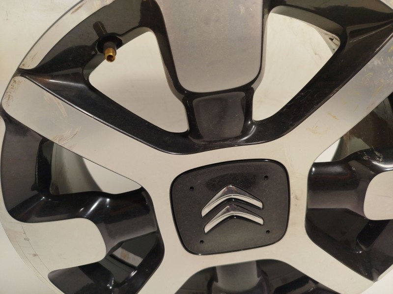 Recambio de llanta para citroën c3 iii (sx) 1.2 vti 82 referencia OEM IAM 9800494077 98004940ZR 